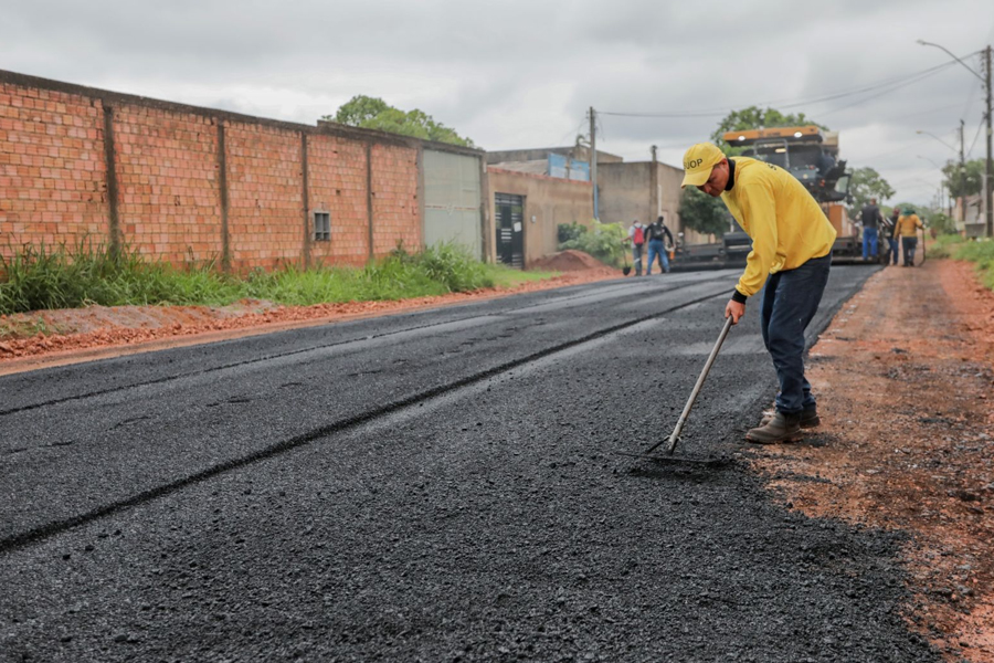 Porto Velho ultrapassa meta e asfalta mais de 100 quilômetros em 2021 - News Rondônia