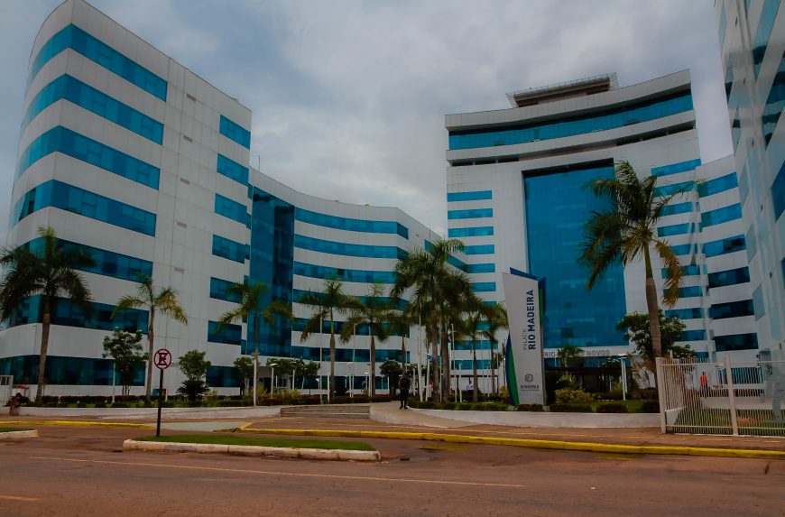 COMPROMISSO: Governo de Rondônia paga mais de R$ 20 milhões de Licença-Prêmio em pecúnia aos professores e técnicos educacionais - News Rondônia