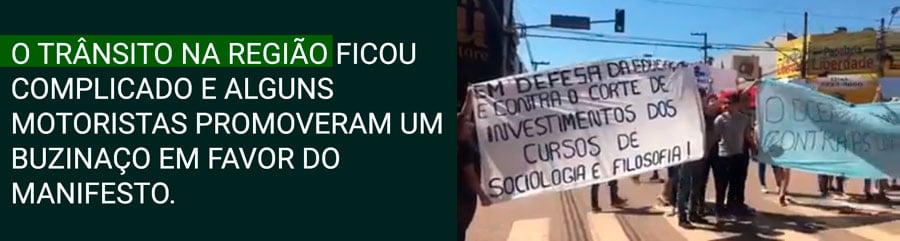 ALUNOS DA UNIR FECHAM, EM PROTESTO CONTRA CORTES NA EDUCAÇÃO, A AVENIDA 7 DE SETEMBRO - News Rondônia