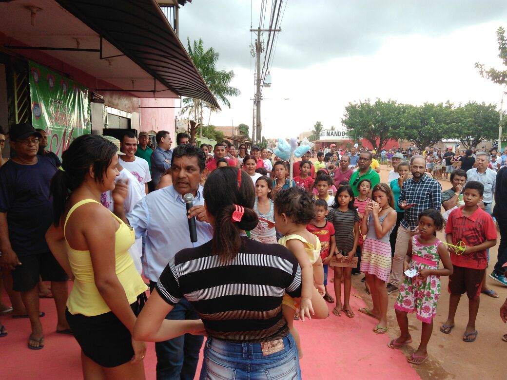 VEREADOR ZEQUINHA ARAÚJO PROMOVE DIA DAS MÃES SOLIDÁRIO NAS COMUNIDADES CARENTES DE PORTO VELHO - News Rondônia