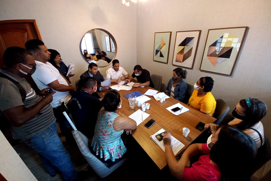 Moradores do condomínio Porto Madero II pedem apoio do deputado Jair Montes para que obras de habitação sejam concluídas - News Rondônia