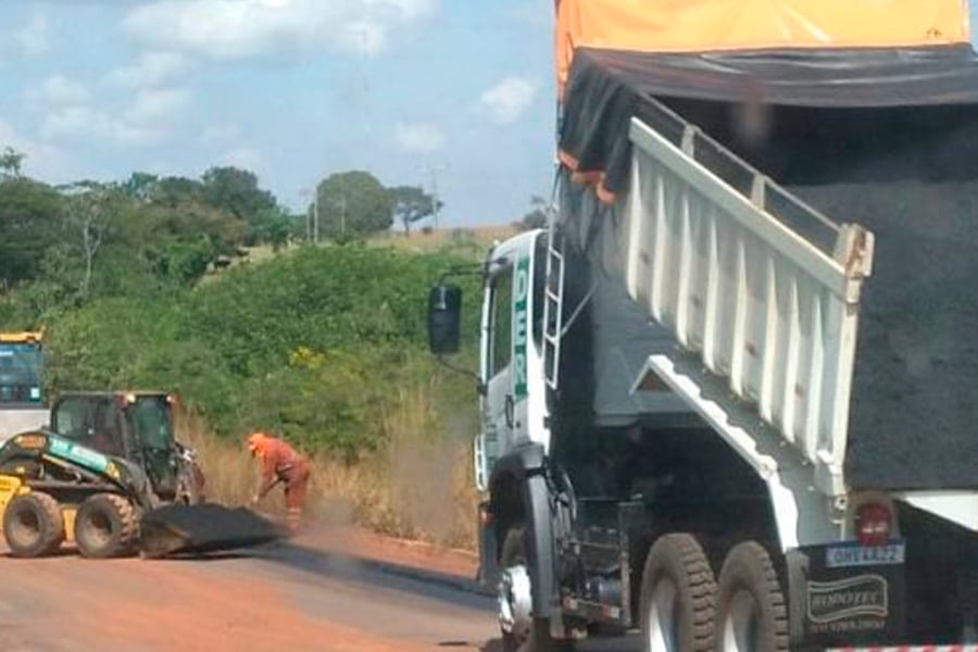 Operação tapa-buracos na RO-370 é concluída entre Cerejeiras e Corumbiara - News Rondônia