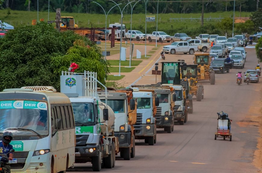 Máquinas do Governo chegam a Cujubim; trecho crítico de 40 quilômetros da Linha 106 será recuperado - News Rondônia
