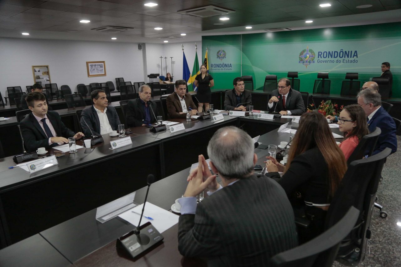 GOVERNADOR DANIEL PEREIRA GARANTE APOIO DO ESTADO A PROJETO DE COMBATE A EVASÃO ESCOLAR - News Rondônia