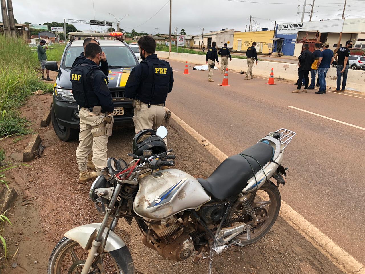 LAMENTÁVEL: Policial Civil morre após sofrer queda de moto na BR 364 em Porto Velho - Vídeo - News Rondônia
