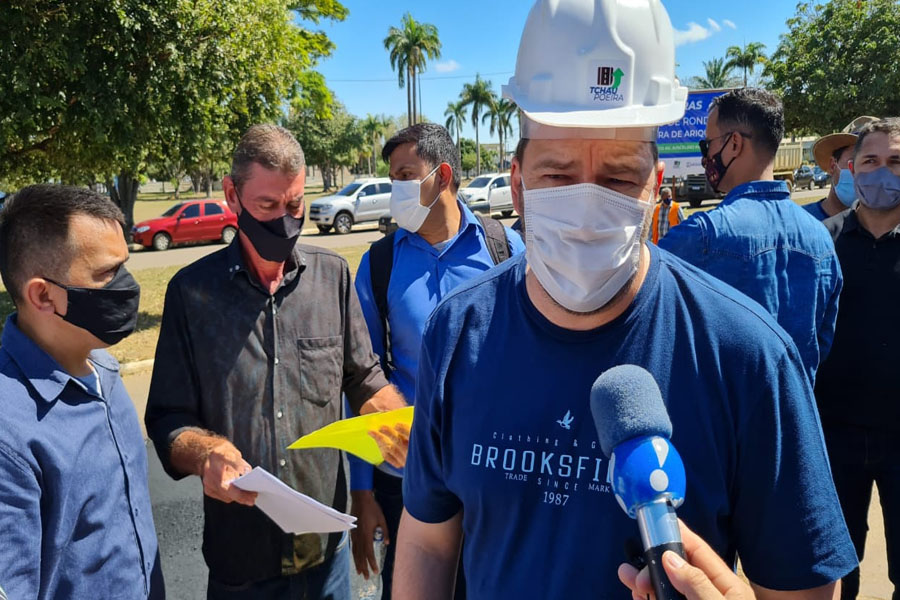 Presidente Alex Redano comemora o início das obras de asfalto do Tchau Poeira em Ariquemes - News Rondônia