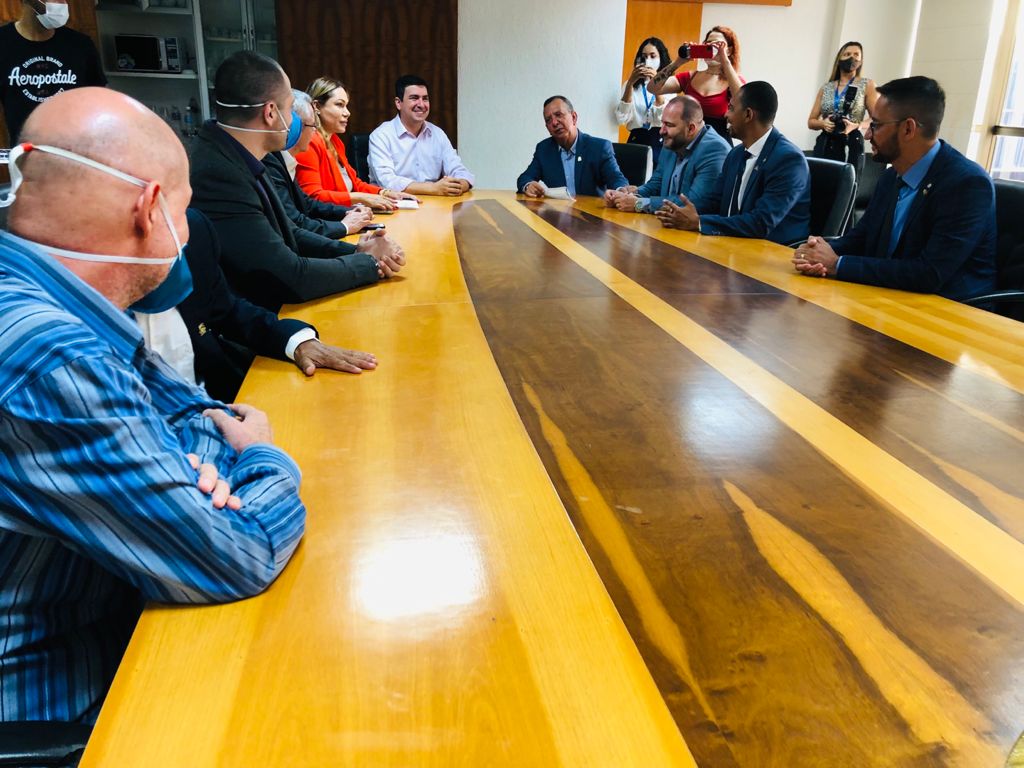 Presidente Alex Redano discute modelo de faculdade estadual com deputados do Tocantins - News Rondônia