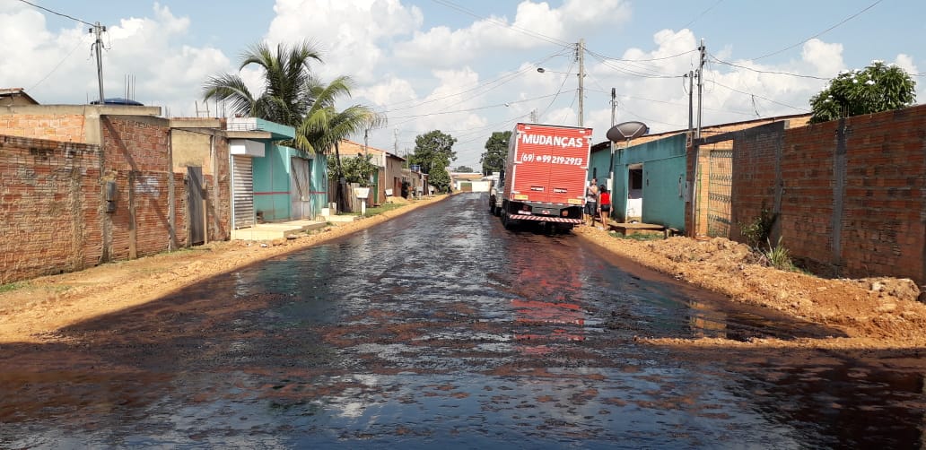 JÚNIOR CAVALCANTE TEM PEDIDO ATENDIDO E RUAS DO BAIRRO ESPERANÇA DA COMUNIDADE SÃO ASFALTADAS - News Rondônia