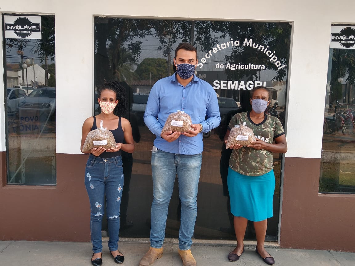 Produtores de Rolim de Moura realizam inscrição para o Concafé - News Rondônia