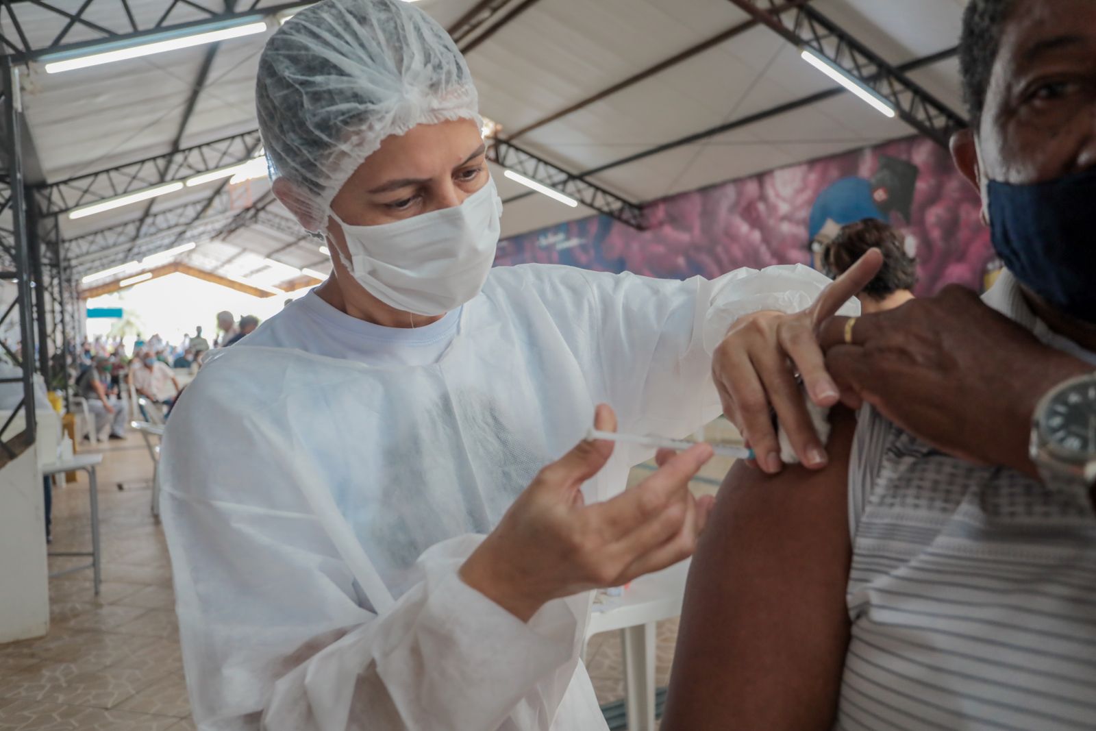 FERIADO - Idosos recebem segunda dose da vacina contra a Covid-19 nesta quarta-feira - News Rondônia
