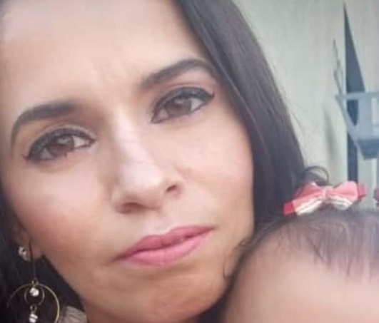 Carro sobe em calçada, mata mulher de 33 anos e deixa criança de 1 ano gravemente ferida - News Rondônia