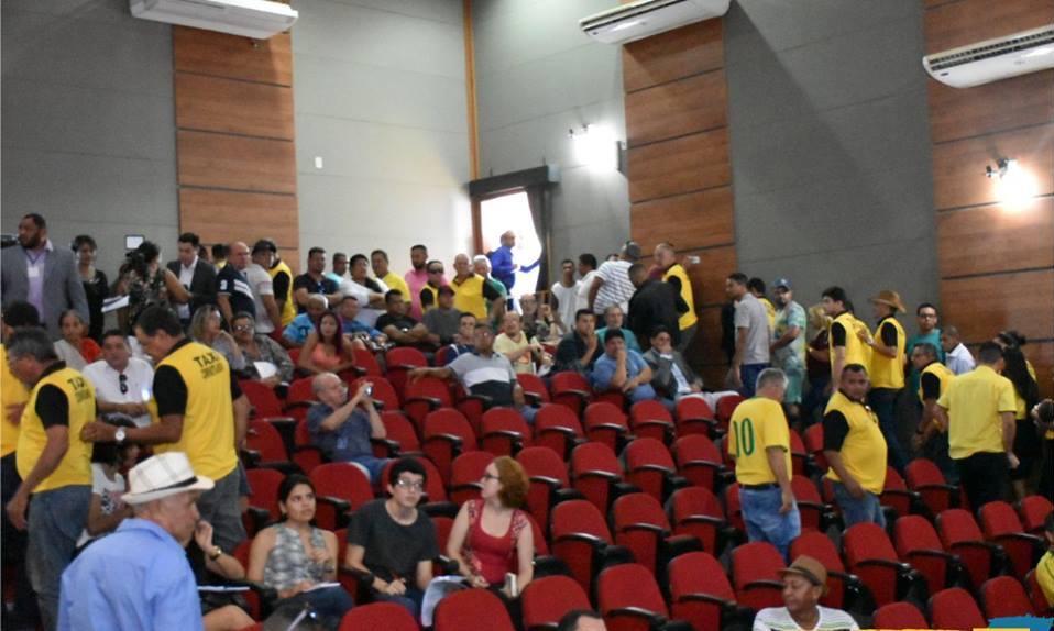 PÚBLICO ABANDONA AUDIÊNCIA PÚBLICA DA PREFEITURA SOBRE CONCESSÃO DO TRANSPORTE COLETIVO DE PORTO VELHO - News Rondônia