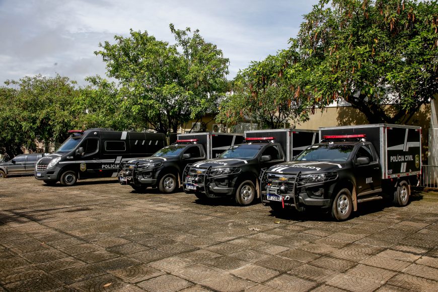 Governo de Rondônia entrega três viaturas para o Instituto Médico Legal; forças policiais recebem mais máscaras de proteção - News Rondônia