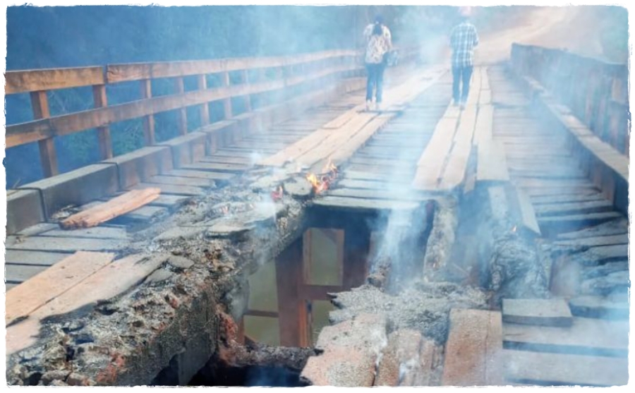 Descaso: ponte de madeira em União Bandeirantes é incendiada em protesto contra a Semagric - News Rondônia