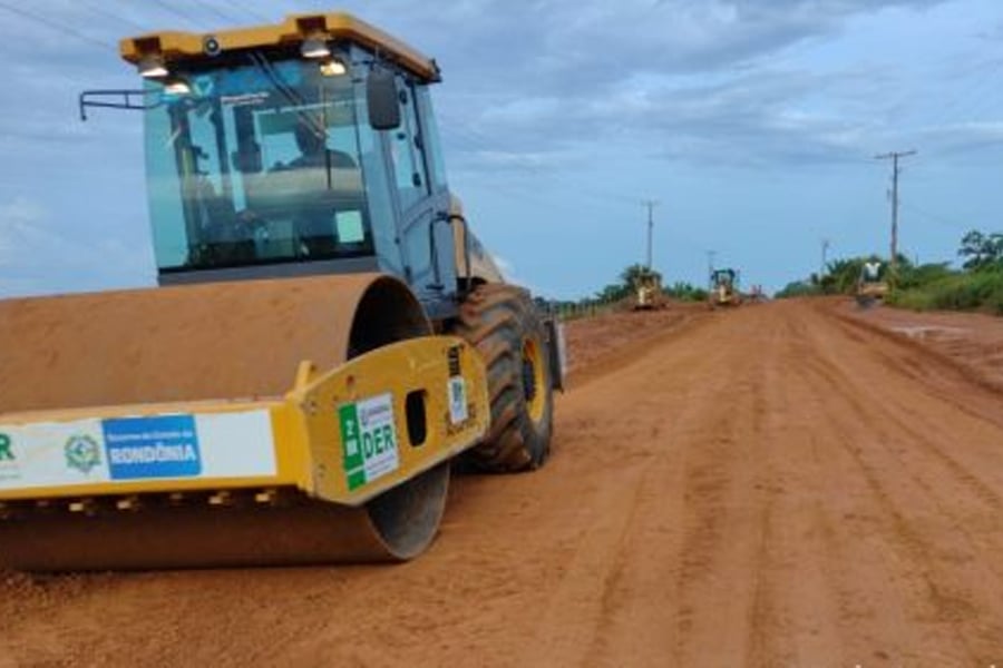 DER realiza manutenção da RO 420 em trecho que liga Nova Mamoré ao distrito de Nova Dimensão - News Rondônia