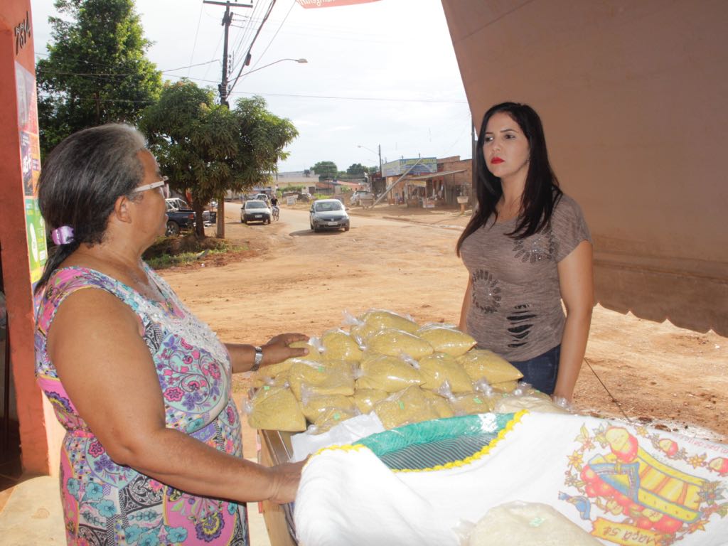 VEREADORA CRISTIANE LOPES FISCALIZA OBRA INACABADA NA RUA BENEDITO INOCÊNCIO - News Rondônia