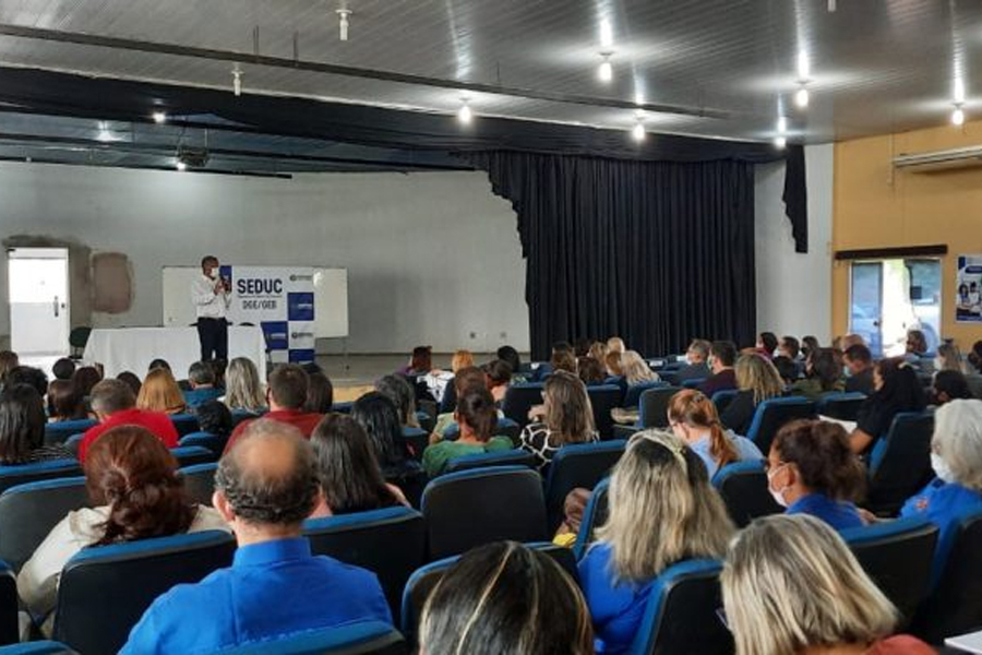 Seduc realiza formação para tratar sobre estratégias dos planos e normativas da educação de jovens e adultos - News Rondônia