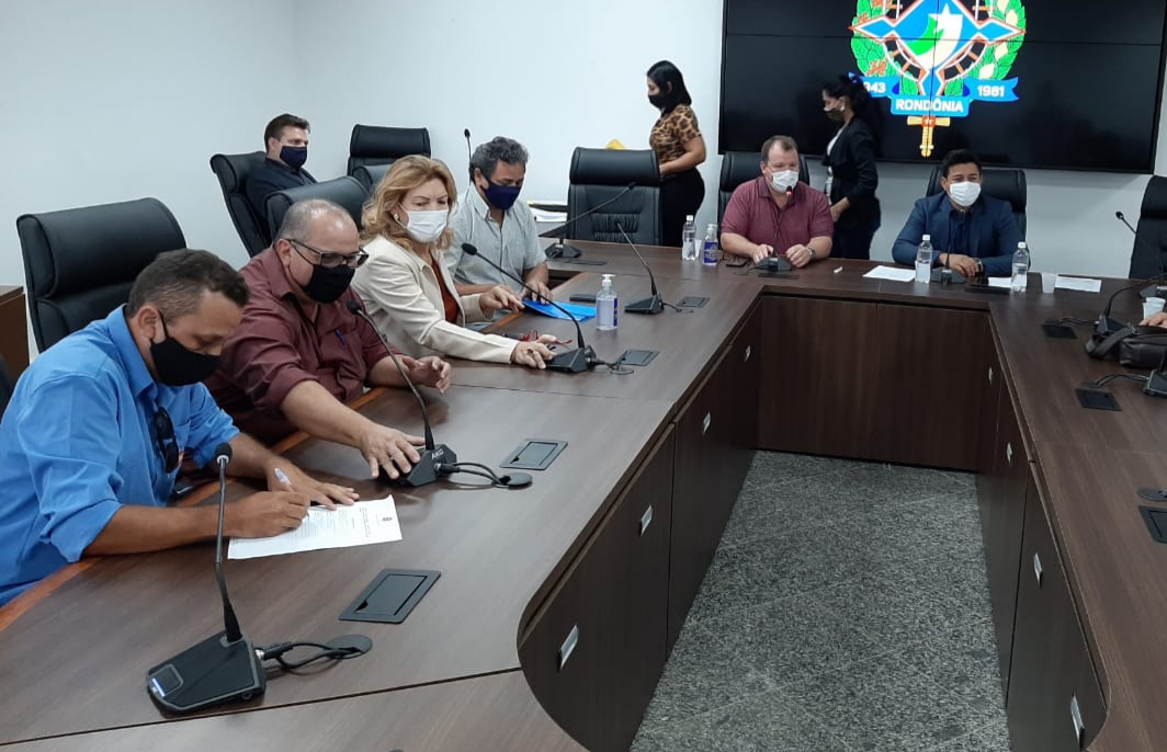 SINDSAÚDE e demais sindicatos se reúnem com Comissão da Saúde da Assembleia Legislativa e cobra envio imediato do PCCR - News Rondônia