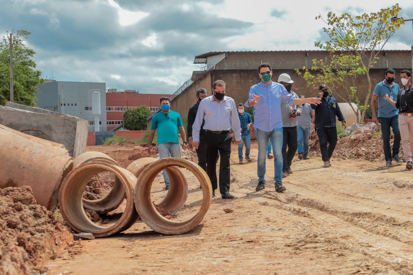 Prefeito acompanha obras de drenagem no bairro Lagoa - News Rondônia