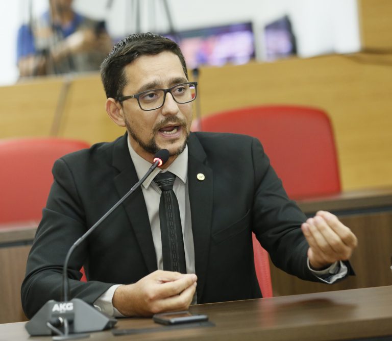 CRISTAL DA CALAMA  Deputado Anderson cobra Governo e CAERD por melhorias no abastecimento de água - News Rondônia