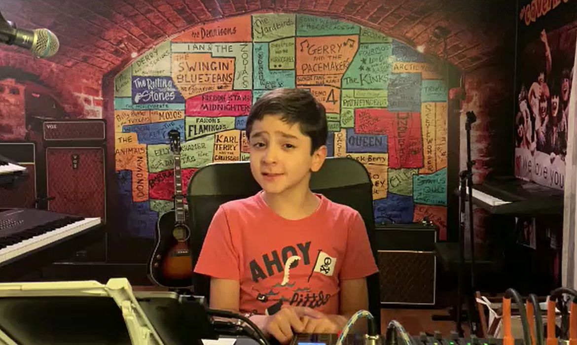 Menino prodígio: Brasileiro de 8 anos é uma das pessoas mais inteligentes do mundo - News Rondônia
