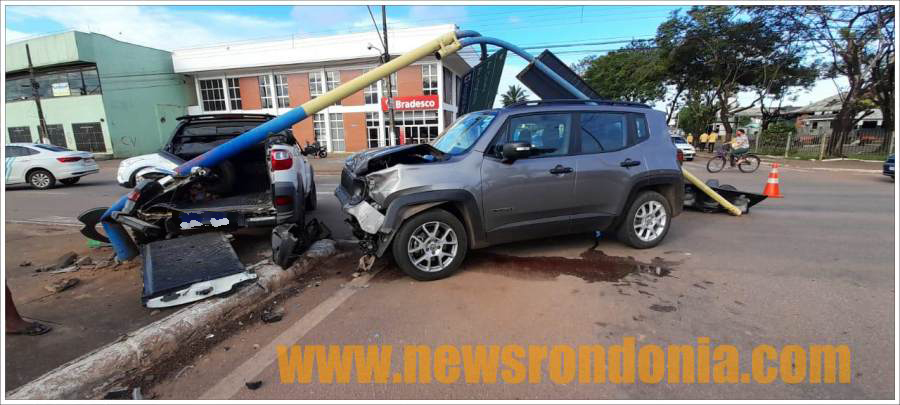 PRF é acionada para atender ocorrência de acidente de trânsito no cruzamento das avenidas Jorge Teixeira e Carlos Gomes na capital - News Rondônia