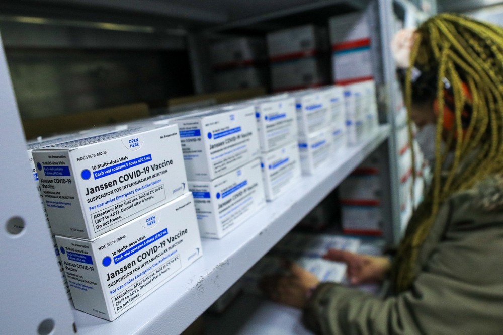 Vacinas da Janssen já chegaram aos estados; doses são únicas e serão aplicadas em diferentes públicos - News Rondônia