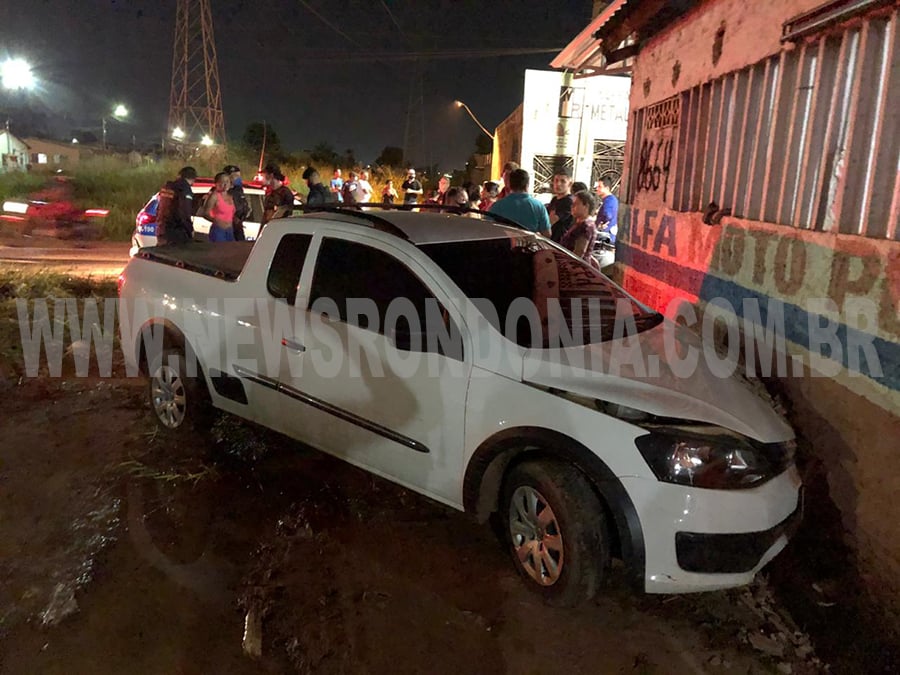 Presidiário sai da cadeia, tenta matar a ex esposa e rouba o carro dela causando acidente após fugir da polícia - News Rondônia