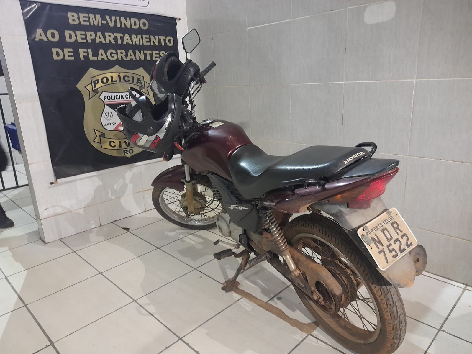 PASSEANDO: Adolescentes em moto roubada são apreendidos na zona leste - News Rondônia