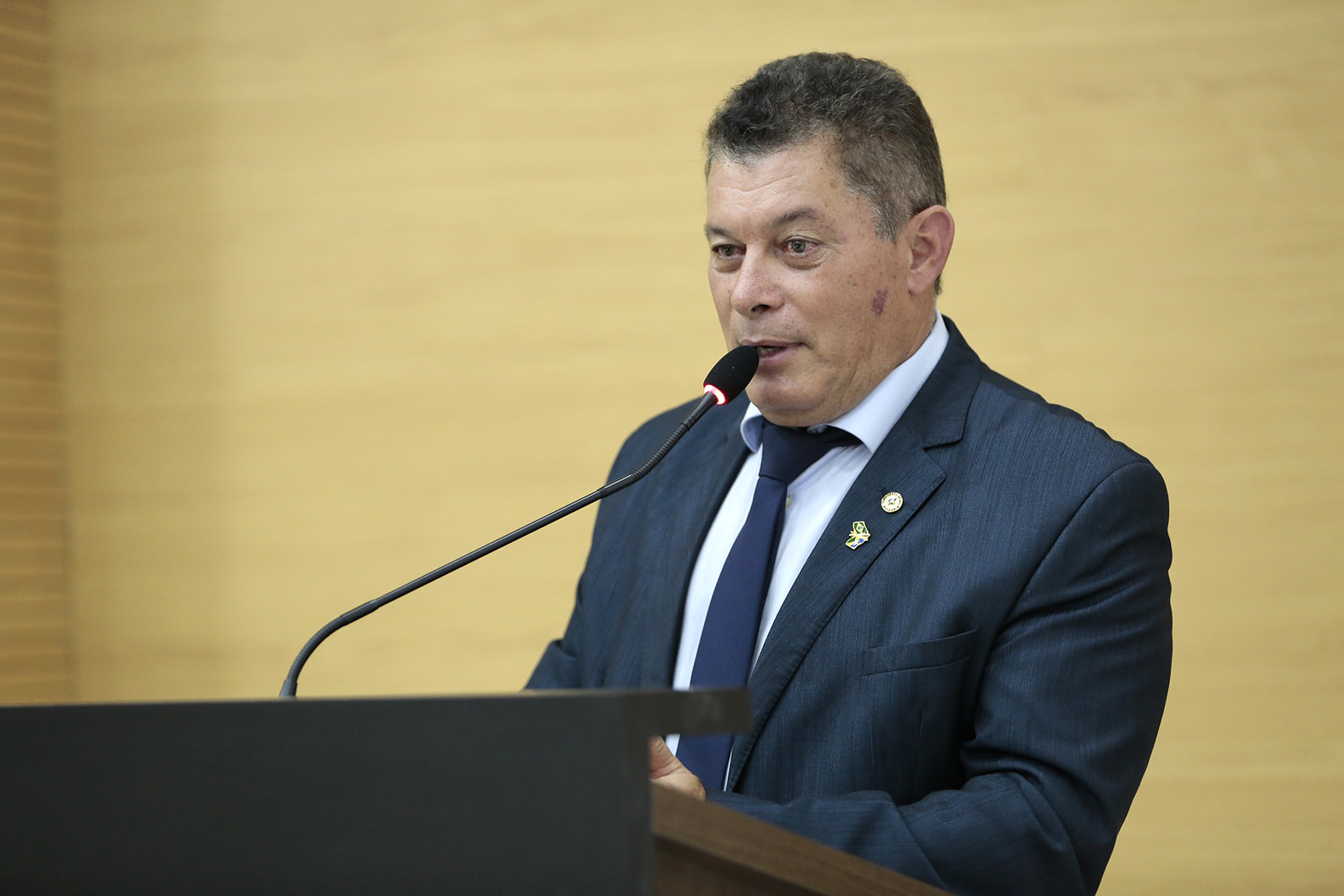 Deputado Edson Martins destina emenda para compra de veículo para Secretaria de Obras de Buritis - News Rondônia