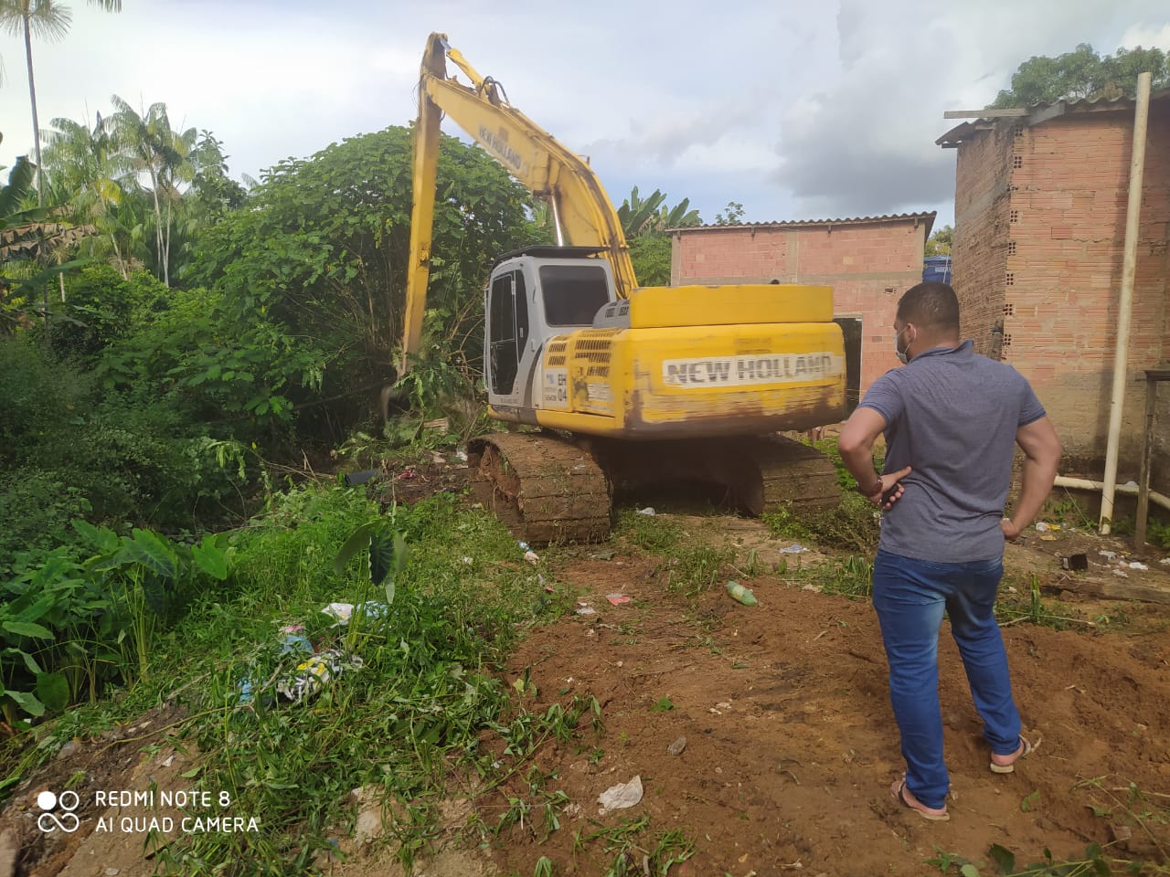 SEMOB realiza limpeza de Canal no bairro Nacional após solicitação do vereador Edevaldo Neves - News Rondônia