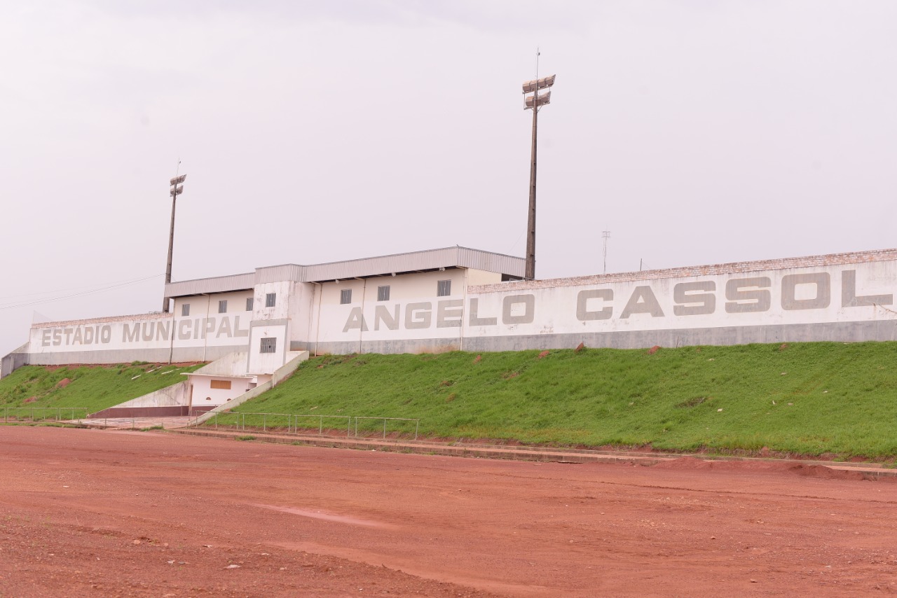 Rolim de Moura: Estádio Cassolão terá nova iluminação e arquibancada - News Rondônia