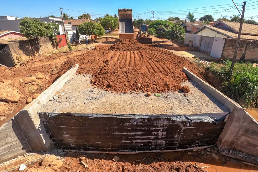 Prefeitura de Jaru conclui construção de galeria na Almirante Barroso no setor 04; tráfego já foi liberado - News Rondônia