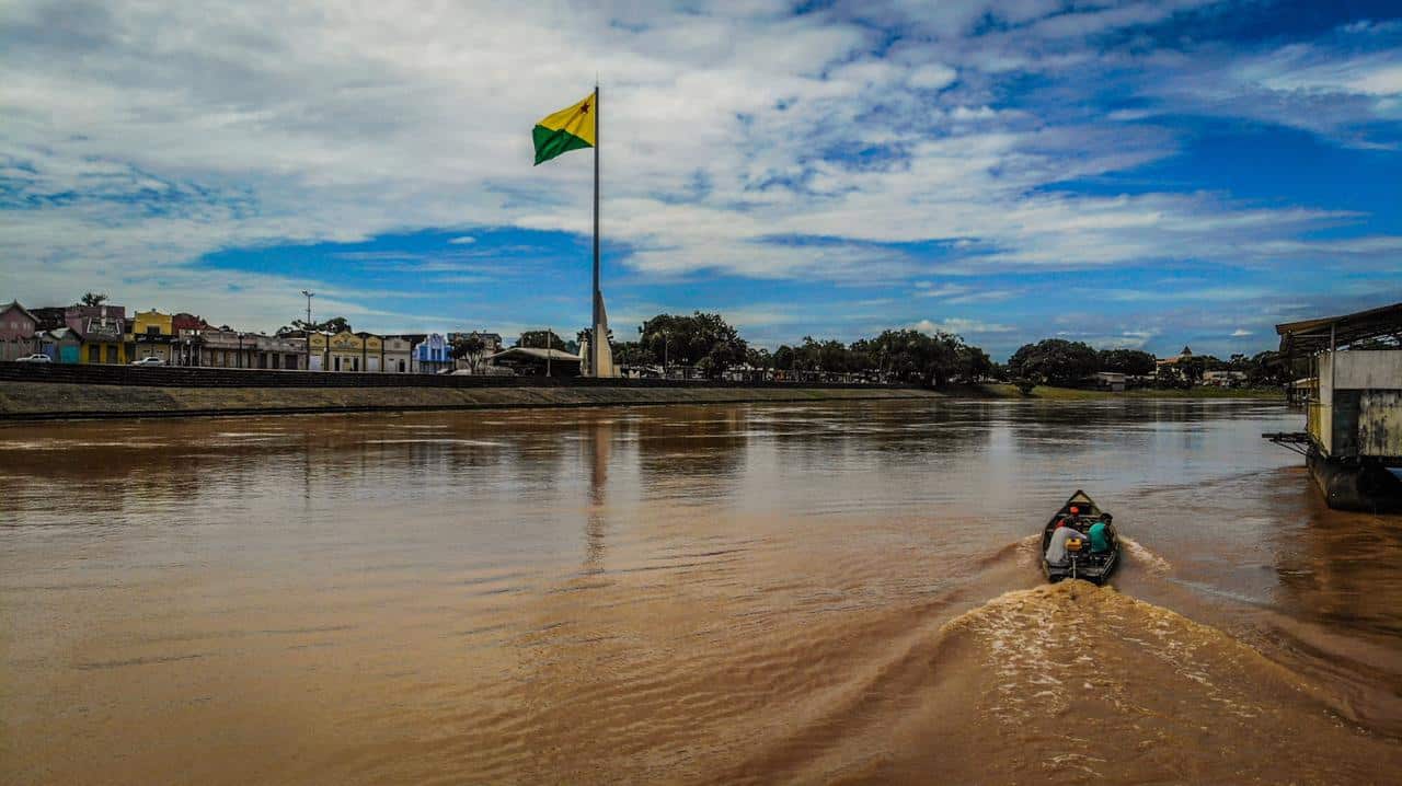 CHUVAS: RIO ACRE ULTRAPASSA COTA DE ALERTA EM 30 CENTÍMETROS - News Rondônia