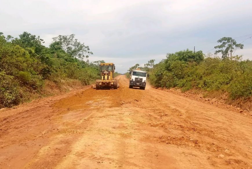 GESTÃO NA ESTRADA - Equipe técnica do DER inspeciona trabalhos executados na RO-133, conhecida como Rodovia do Calcário - News Rondônia