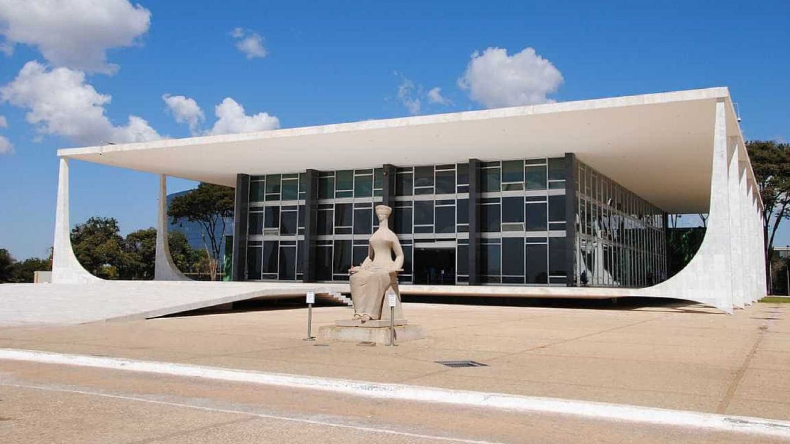 SERVIDORES FEDERAIS VÃO AO STF PARA GARANTIR AUMENTO EM 2019 - News Rondônia