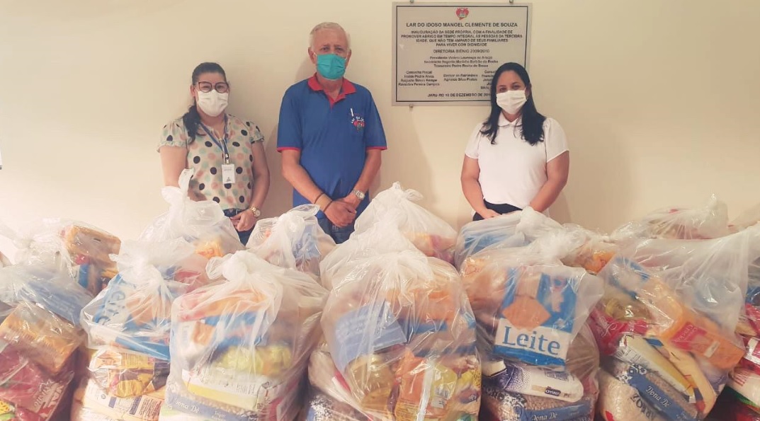 Prefeitura de Jaru realiza entrega de cestas básicas para alunos da APAE e moradores do Lar do Idoso - News Rondônia