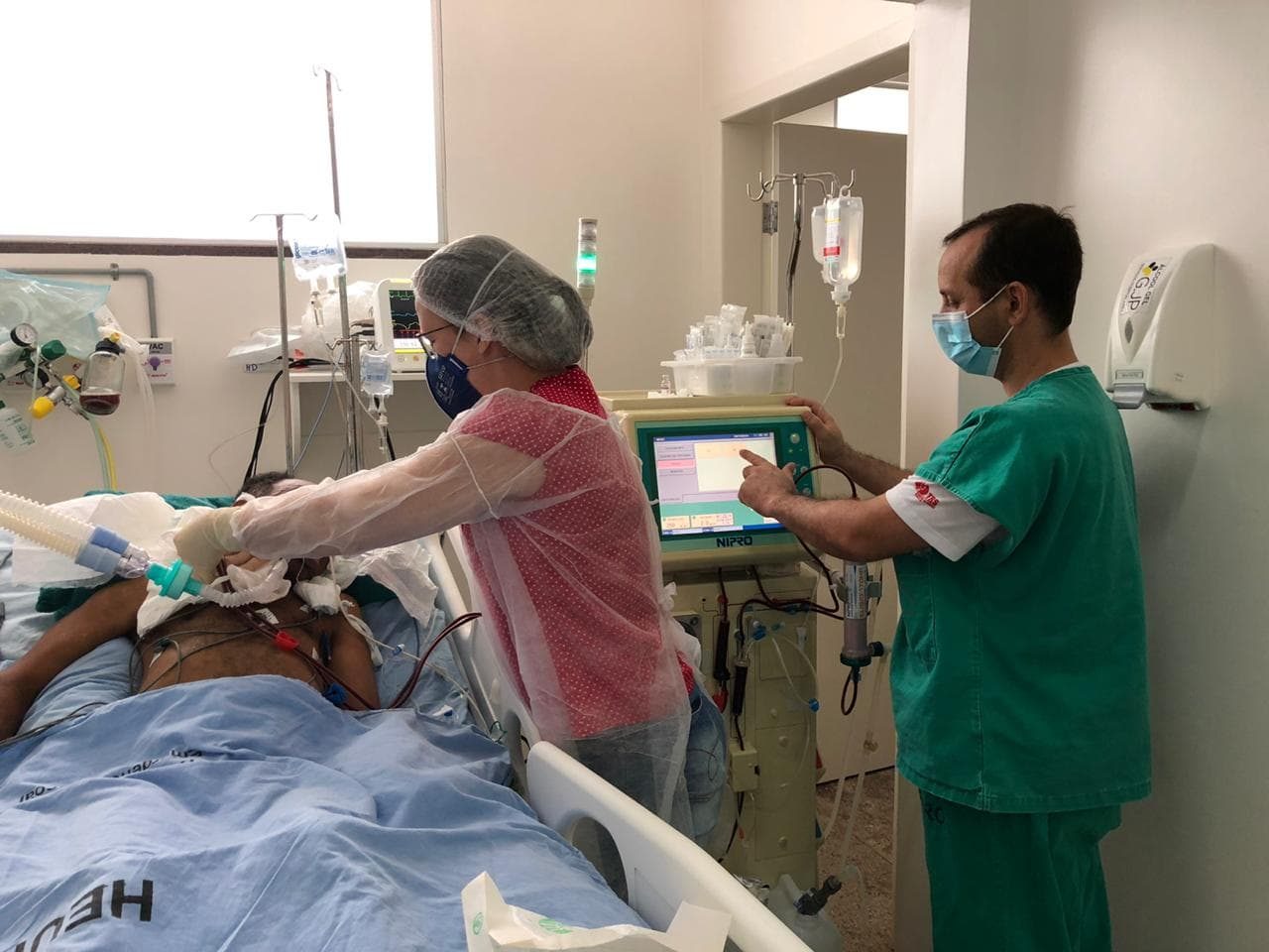 AVANÇOS NA SAÚDE: Hospital de Emergência Regional realiza primeira sessão de diálise em pacientes internados em Cacoal - News Rondônia