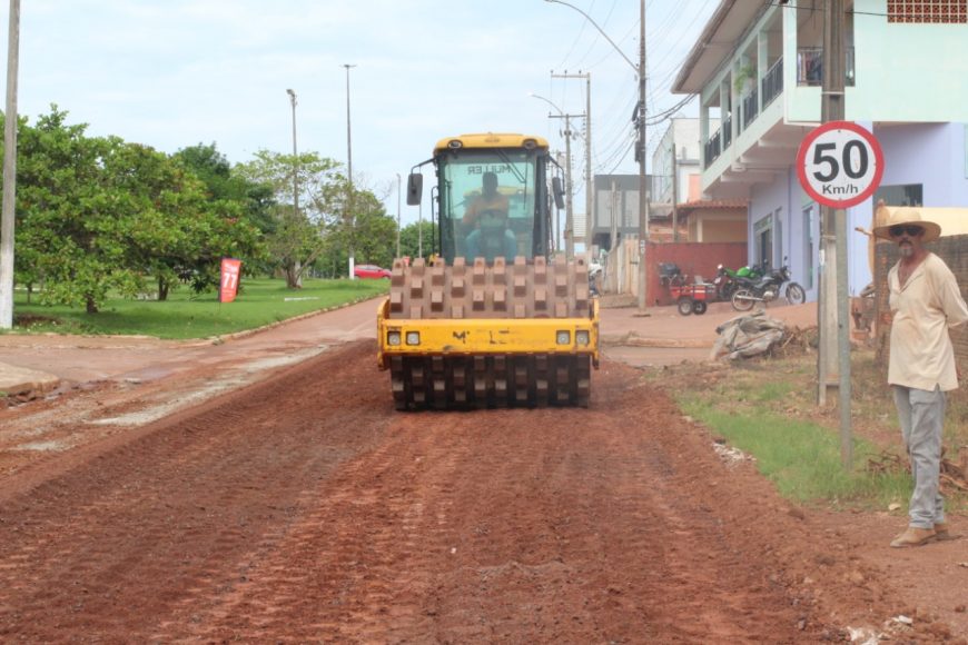ASFALTO - Governo dá continuidade à obra de asfaltamento da RO-010, em trecho do perímetro urbano de Rolim de Moura - News Rondônia