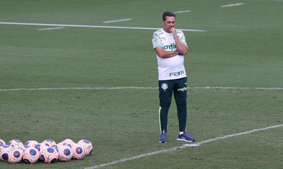 Terceira derrota consecutiva pesa, e Palmeiras demite Luxemburgo - News Rondônia