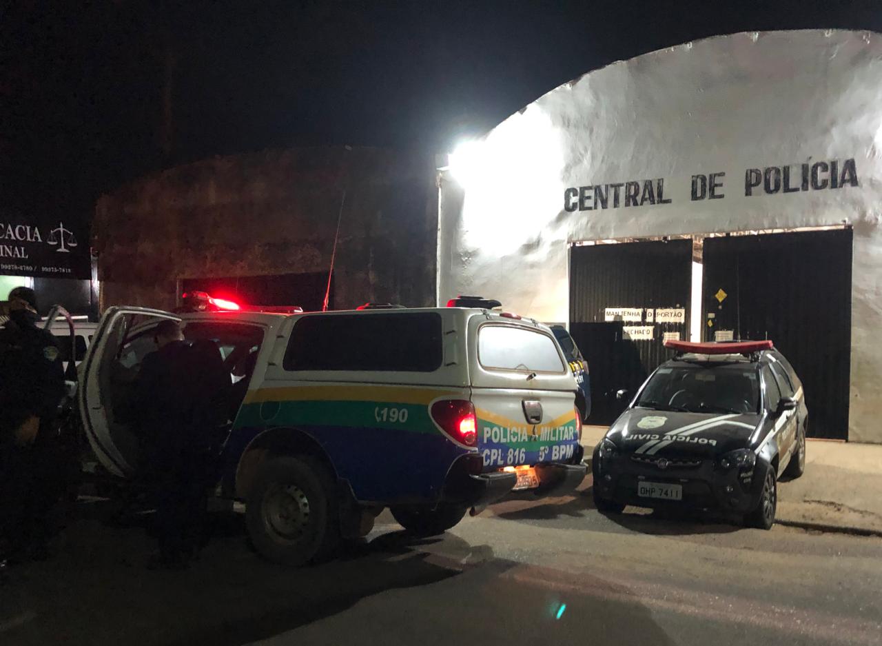 ENDIABRADO: Homem embriagado ataca clientes de bar com golpes de facão e acaba preso na capital - News Rondônia
