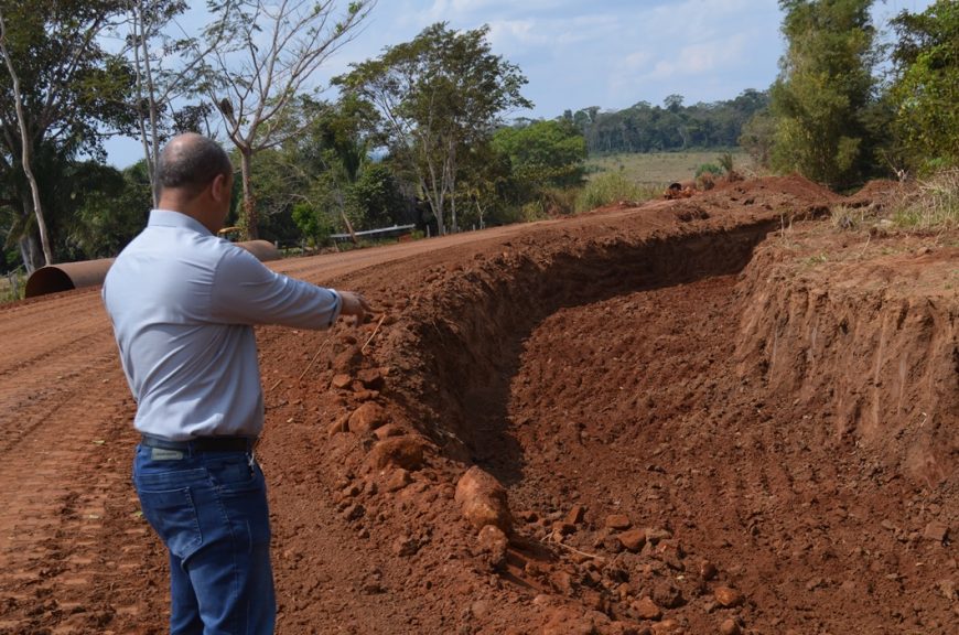 DER EM AÇÃO - Governo de Rondônia resolve problema antigo em trecho da RO-383 que liga Alta Floresta ao distrito de Nova Gease - News Rondônia