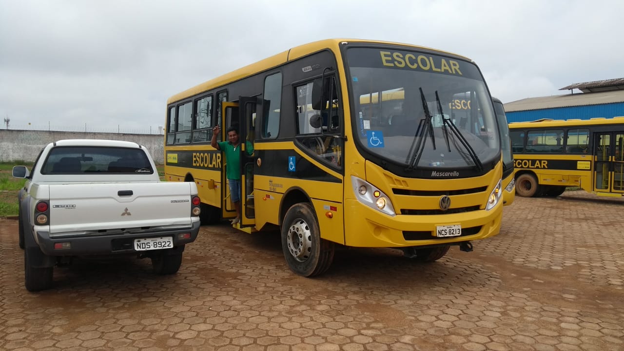 SECRETARIA DE EDUCAÇÃO DE CANDEIAS DO JAMARI RECEBE ÔNIBUS PARA TRANSPORTE ESCOLAR - News Rondônia