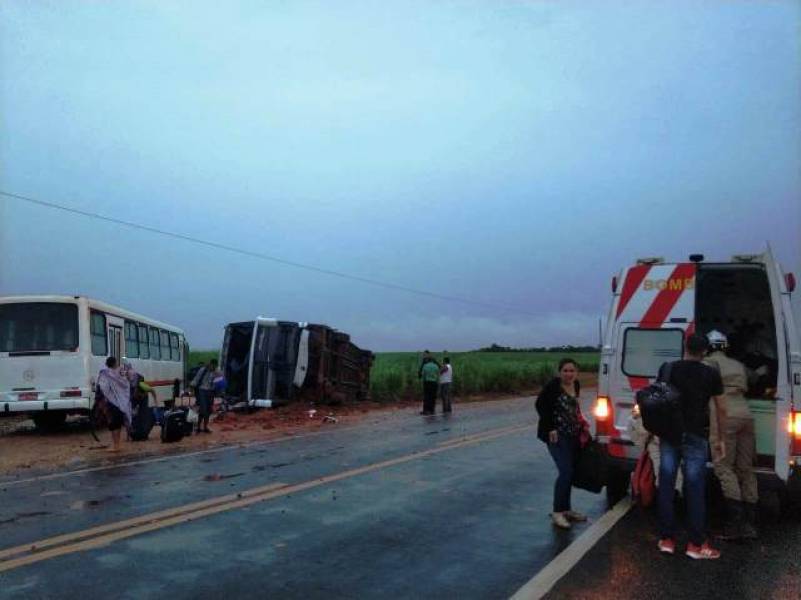 ACIDENTE: ÔNIBUS DA EUCATUR TOMBA COM 30 PASSAGEIROS A BORDO EM MATO GROSSO - News Rondônia