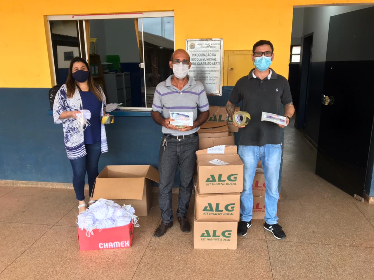 Máscaras e kits de higiene bucal são entregues a alunos da rede municipal - News Rondônia