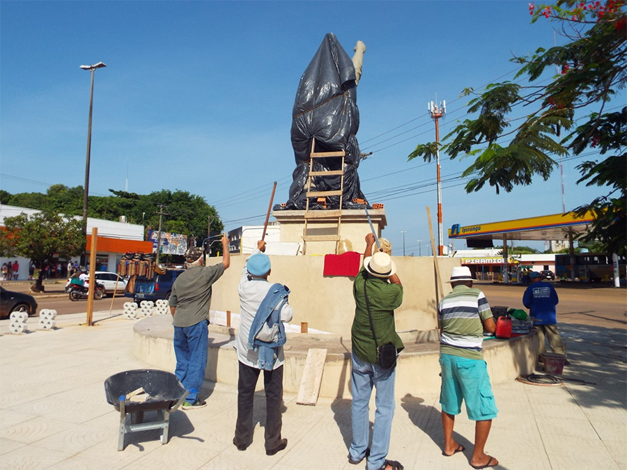 SOLDADOS DA BORRACHA PROTESTAM CONTRA FALSO MONUMENTO EM PORTO VELHO - News Rondônia