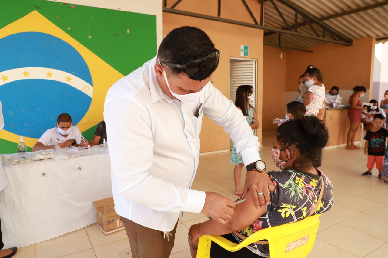 ORGULHO DO MADEIRA - Moradores são vacinados durante campanha na comunidade - News Rondônia