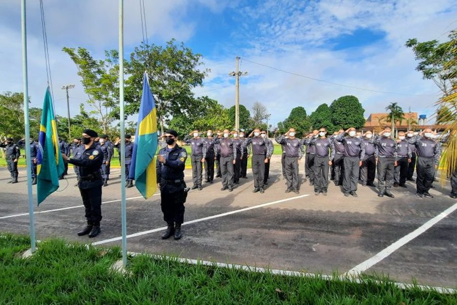 Policiais militares do Núcleo de Inteligência do 4º Batalhão da PM de Cacoal recebem certificados de destaque operacional - News Rondônia