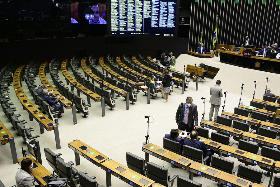 Deputados derrubam vetos a lei que suspende os despejos na pandemia - News Rondônia