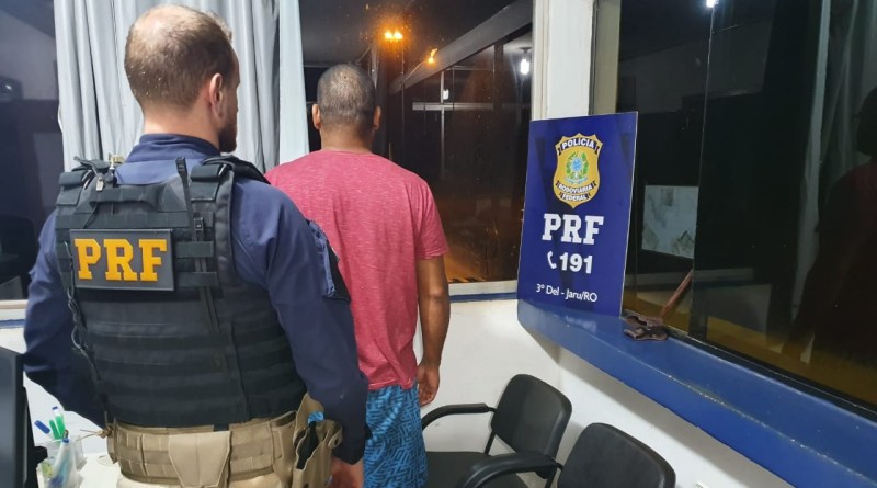 PRF PRENDE CAMINHONEIRO QUE ESTAVA FORAGIDO POR TRÁFICO DE DROGAS - News Rondônia